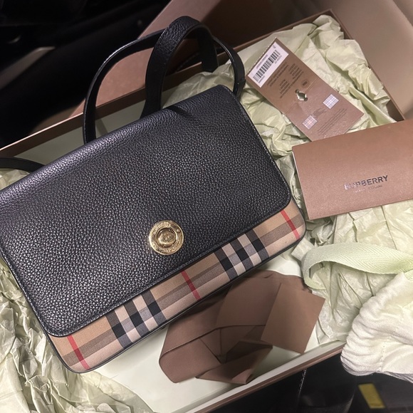 Burberry Cross body purse - Picture 4 of 15